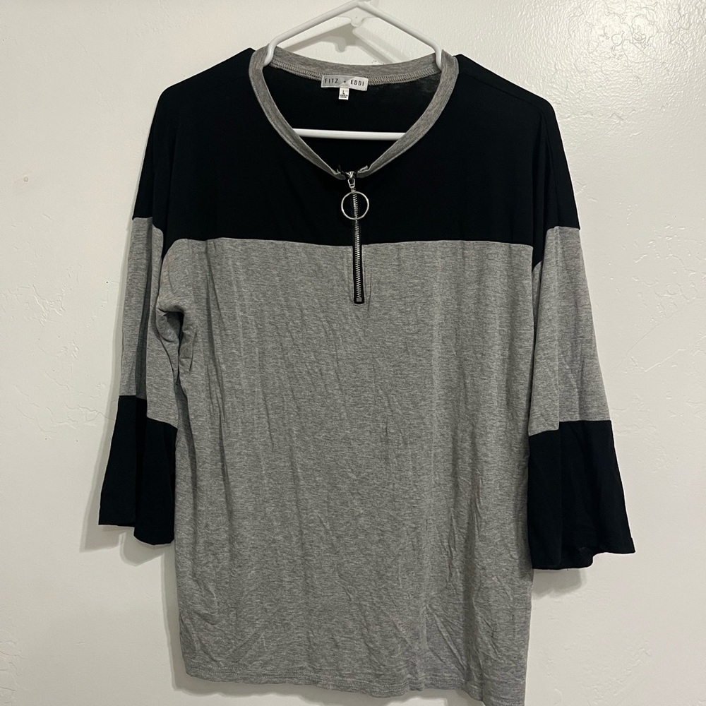 RUE 21 Gray & Black Colorblock Zip-Neck Long Sleeve Top